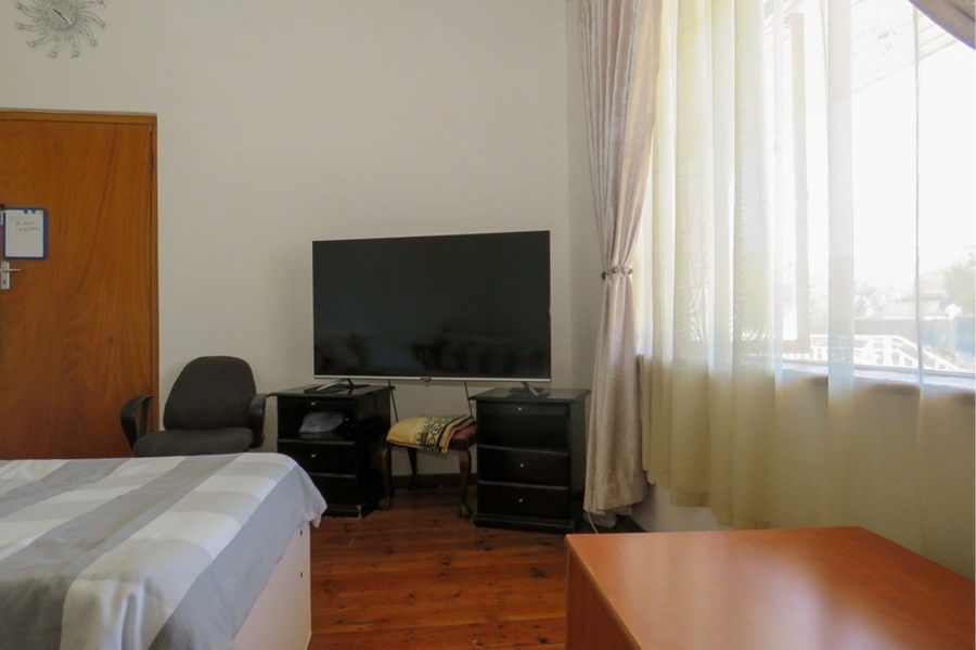 To Let 3 Bedroom Property for Rent in Woodstock Western Cape
